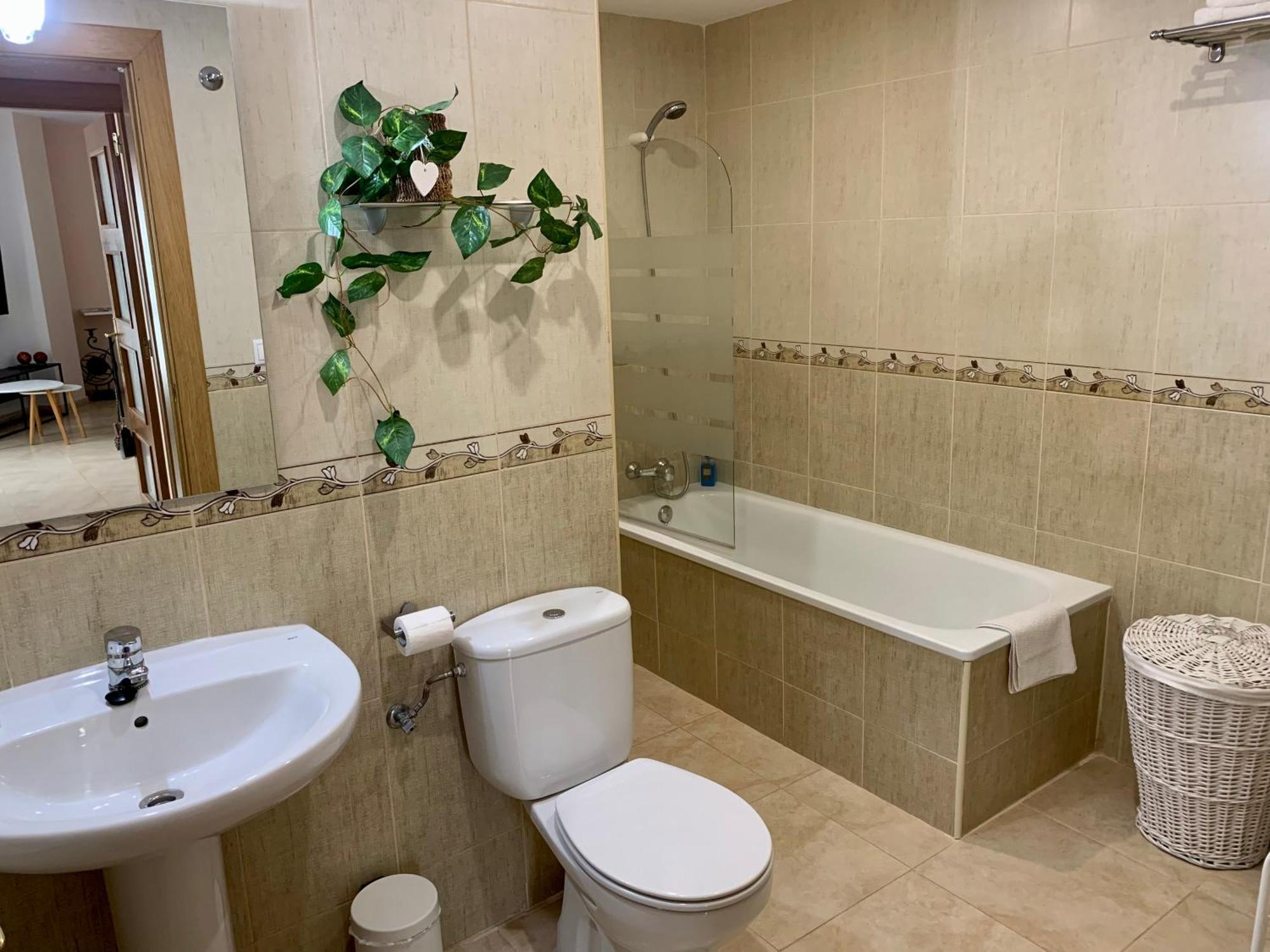 Ideal Apartamento - กวาดาเลสต์ ภายนอก รูปภาพ